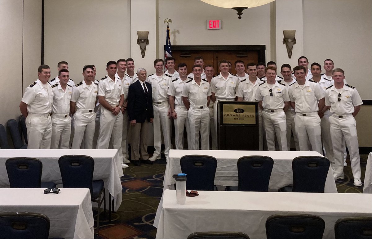 USMMA_Baseball's tweet photo. What a great night! We got to have our Leadership Speaker Series in person. Thank you to General Gary Speer US Army retired for speaking to our players! Wonderful message about Selfless Service, Personal Responsibility, and Integrity! #ExcellenceInAthletics #LeadershipLaboratory https://t.co/1xtsj5gok7