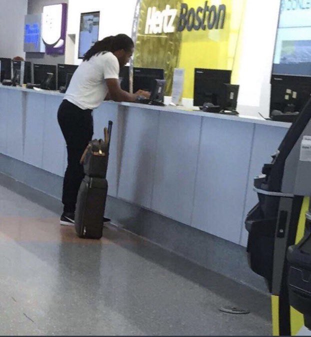 SteelersNetwork's tweet photo. Tyrann Mathieu spotted at Pittsburgh airport 👀👀👀 @Mathieu_Era https://t.co/JDnM9dEQO4