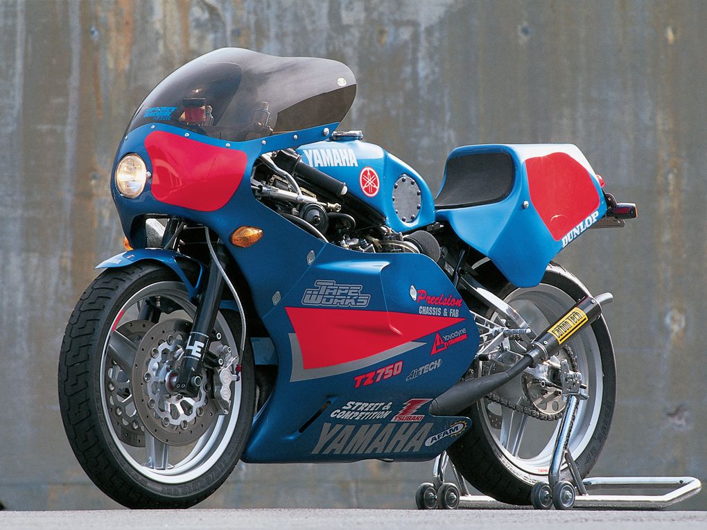 MotorcyclesJPN's tweet photo. 【TZ750 / Yamaha】
"What happens when you combine one part nitro-glycerine in the form of 4-cylinder 2-stroke TZ700 and one part TNT in the form of Kenny Roberts?"
[Motorcycle No. 292 (Ⅰ)]
#TZ750 #TZ700 #KennyRoberts #Yamaha

《Web》https://t.co/sdlToEfnsP https://t.co/GZu8b5GwwP