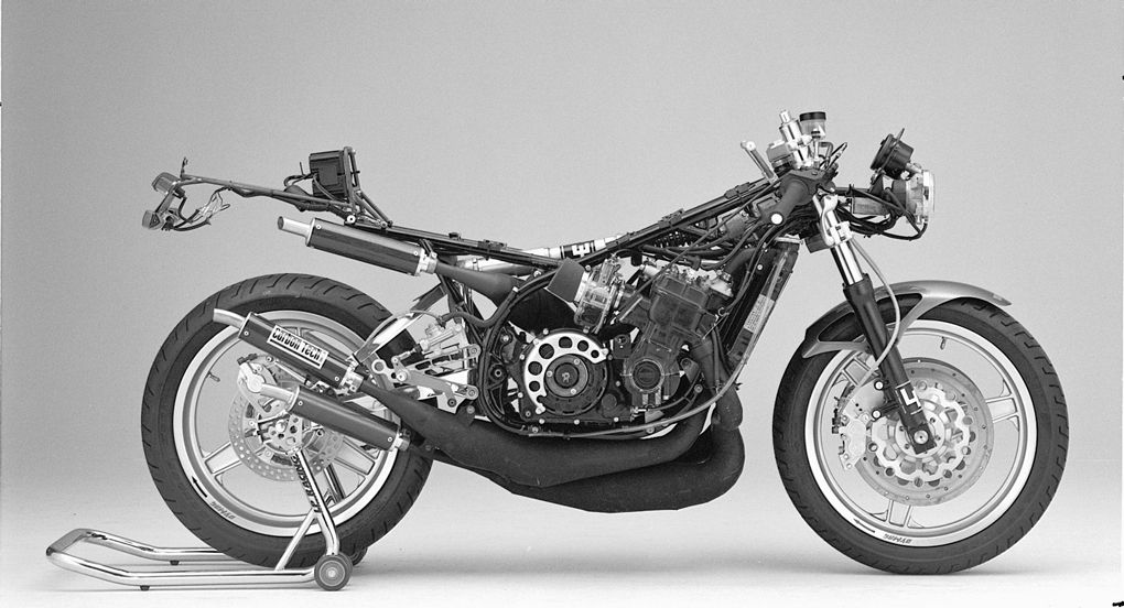 MotorcyclesJPN's tweet photo. 【TZ750 / Yamaha】
"What happens when you combine one part nitro-glycerine in the form of 4-cylinder 2-stroke TZ700 and one part TNT in the form of Kenny Roberts?"
[Motorcycle No. 292 (Ⅰ)]
#TZ750 #TZ700 #KennyRoberts #Yamaha

《Web》https://t.co/sdlToEfnsP https://t.co/GZu8b5GwwP