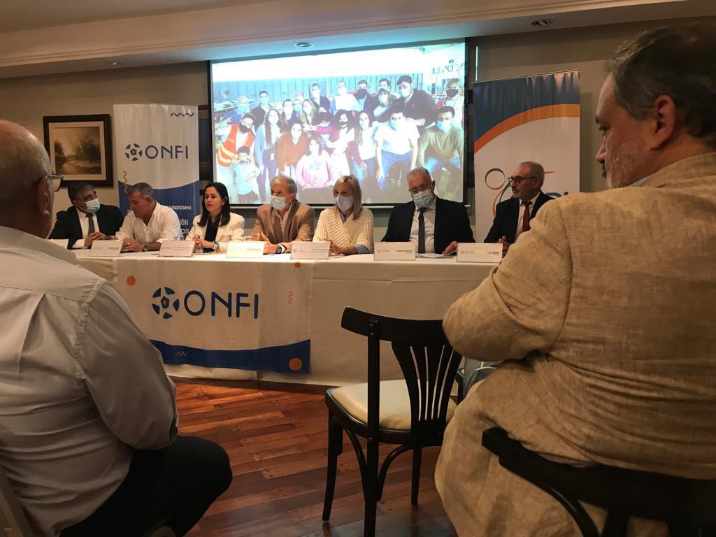 Esta tarde estuvimos en el lanzamiento de actividades 2022 de @ONFIoficial junto a su Presidente <a href="/EMosegu/">Eduardo Mosegui</a> y demás autoridades. Un gusto poder acompañar a esta organización que nuclea niños de hasta 13 años en todo el país.