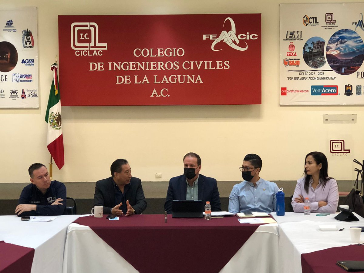ArqOmarPuentes's tweet photo. Participamos en la reunión del @CLIPLAGUNA2021 en donde tuvimos como invitado al Ing. Adolfo VonBertrab Director de Obras Publicas de @TorreonDirOP @MunicipioTRC.
@CACLAC_ siempre participando en temas de Proyectos de Obra Pública.👏 https://t.co/ZFNVBNp4Ui
