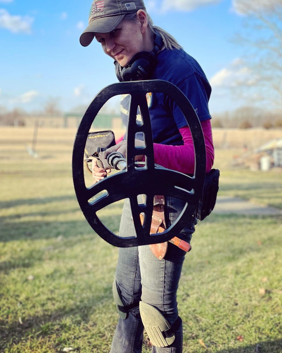 OhioMetalMaven's tweet photo. My badass #detectorist pose. Chicks dig relics too. I love Wanda, my Garrett Ace 400. Saving history one beep at a time. πππππ#OhioMetalMaven #garrettgirl #MultipleSclerosis #metaldecting #femaledetectorist #ohiodetectorist #coiltothesoil #relichunting #countrygirl https://t.co/vFcNZEAWKB