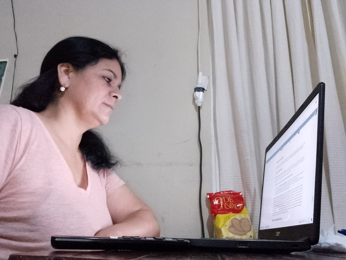 ESTELA_I_R's tweet photo. Trabajando https://t.co/DPp8AulkYv
