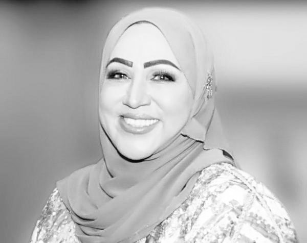 968news's tweet photo. بقلوبٍ مؤمنه بقضاء الله وقدره انتقلت إلى رحمة الله تعالى الفنانة العُمانية القديرة #شمعة_محمد، نسأل الله العلي العظيم الغفور الرحيم أن يتغمدها بواسع رحمته ويغفر لها ويعفو عنها ويسكنها فسيح جناته. https://t.co/57nRD4qGe3