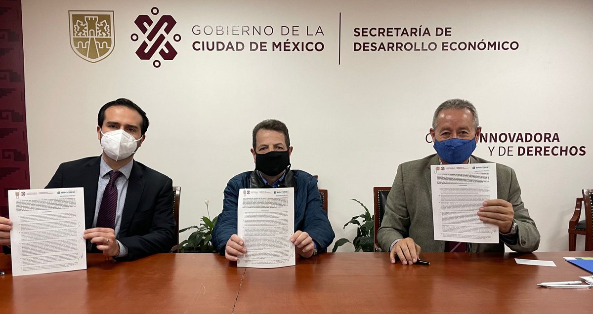 SedecoCDMX's tweet photo. Firmamos un convenio de colaboración con #BanVerde, con el objetivo de otorgar alternativas de financiamiento para las #Mipymes que deseen adquirir sistemas de energía solar, para impulsar la transición energética en la Ciudad 

Mayor información en: energia@sedeco.cdmx.gob.mx https://t.co/r5w5paE23M
