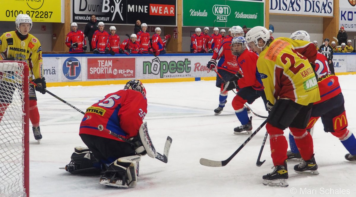 Titaanit1974's tweet photo. Kaikki edelleen täysin auki: https://t.co/UpEUktKu0q #Titaanit #punanutut #Suomisarja #Kotka #Hamina #Pyhtää #HCIK #Kaarina #playoffs 📝 https://t.co/Ddnx9qNnQ7