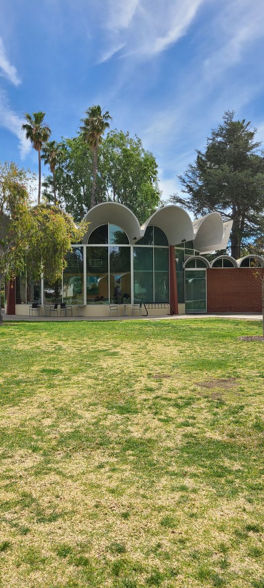 MsHandTeacher's tweet photo. Spent a beautiful afternoon at @CalLutheran where we got a great sense of their welcoming community @Dawson_School #LAWint22 https://t.co/gDpSLDqHn6