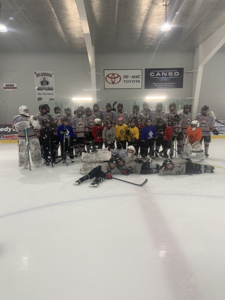 CBWestIslanders's tweet photo. Great rip with the CBW Novice Advance squad tonight. Thanks to Coach Raynald and crew! #IslesFamily https://t.co/5OkO8L6x8K