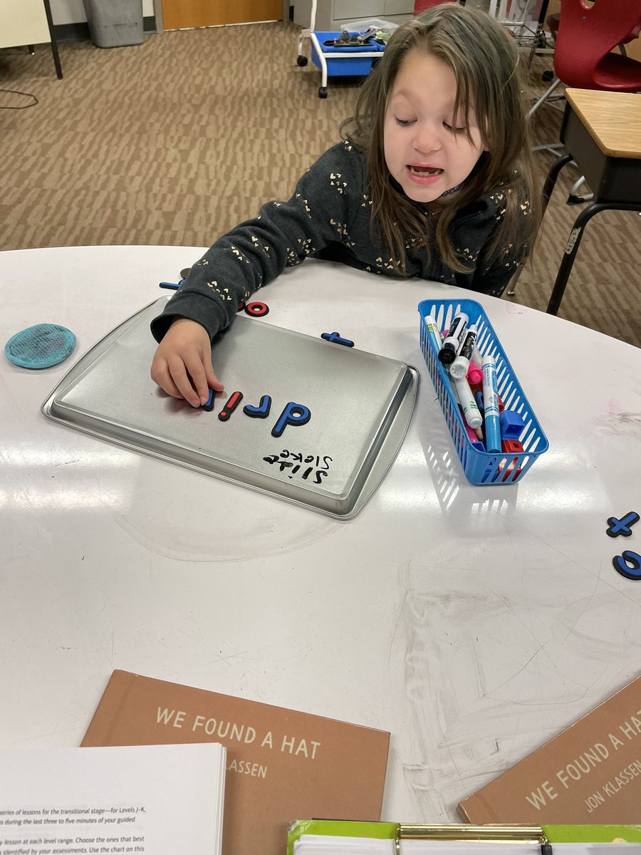 srscottLES's tweet photo. Word work fun! Love reading new professional books and implementing my learning with students! #thenextstepforwardinwordstudyandphonics @LeaphartElem https://t.co/Hn6kFWIhTo