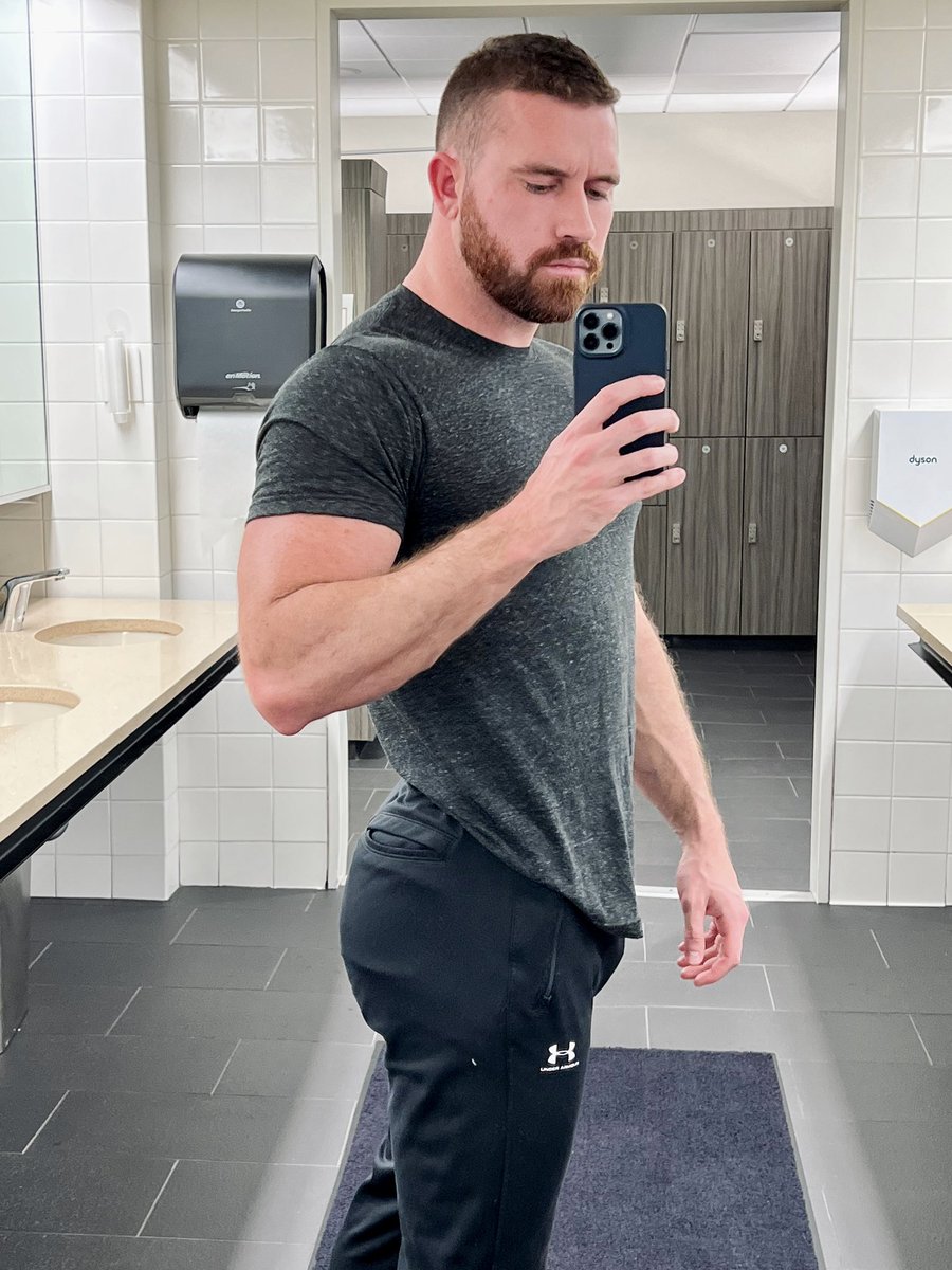 🐟 on Twitter "Locker room…