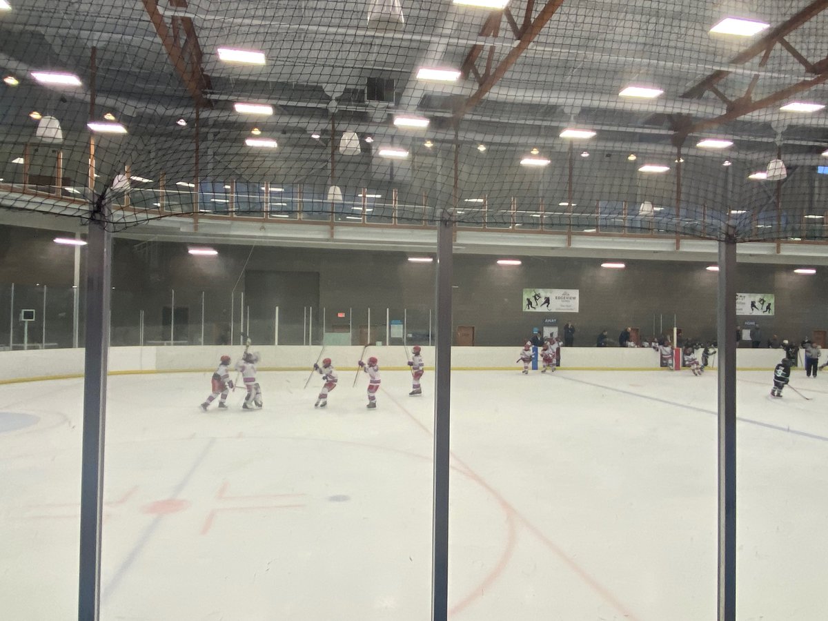 fort_u11aa's tweet photo. What a game! The Rangers with a win and a shutout! On to the finals tomorrow!! #redbuckets #playoffs #finals #letsgetdowntobusiness
@RAChockey https://t.co/l1RtK72h11