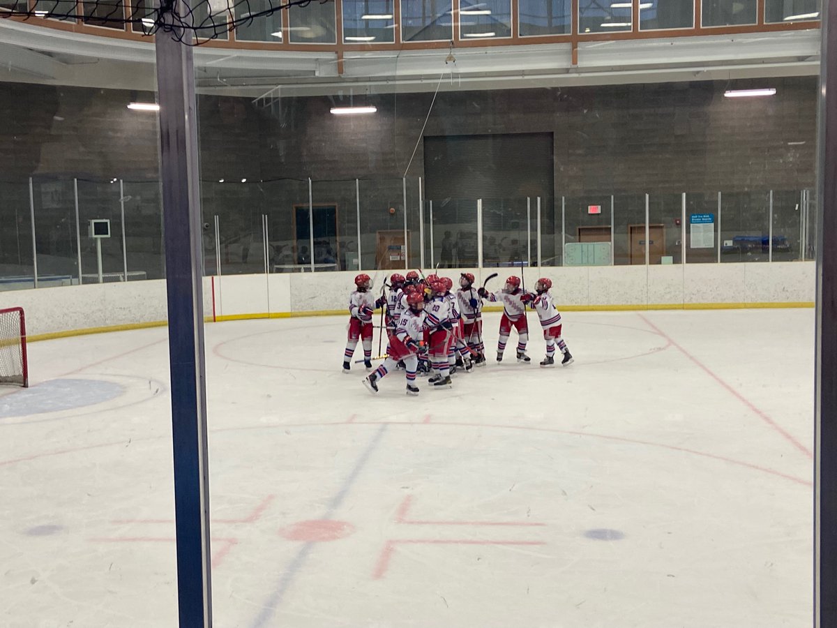 fort_u11aa's tweet photo. What a game! The Rangers with a win and a shutout! On to the finals tomorrow!! #redbuckets #playoffs #finals #letsgetdowntobusiness
@RAChockey https://t.co/l1RtK72h11