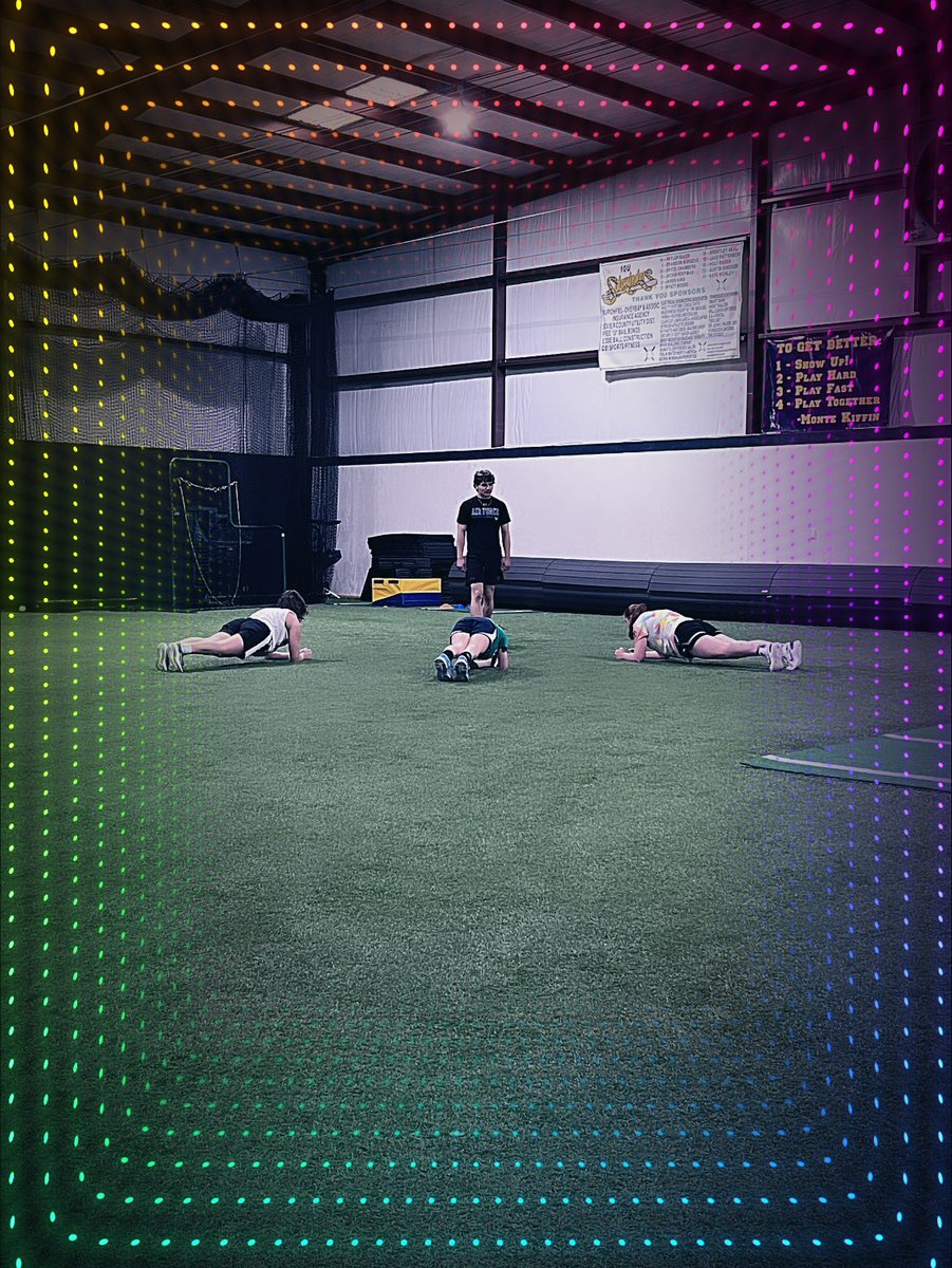 livloveday_21's tweet photo. Your 2022 Spring break=๐๐ด
My 2022 Spring break=๐ช๐ผ๐
#SAQ #speedchallenge๏ฟผ #agilitytraining #quicknesstraining #dontbeaverage #accountability #friends #teammates #teamwork #dreamworkmakestheteamwork @ETAThunder2027 @ETAThunder https://t.co/oBVmIfpO8C