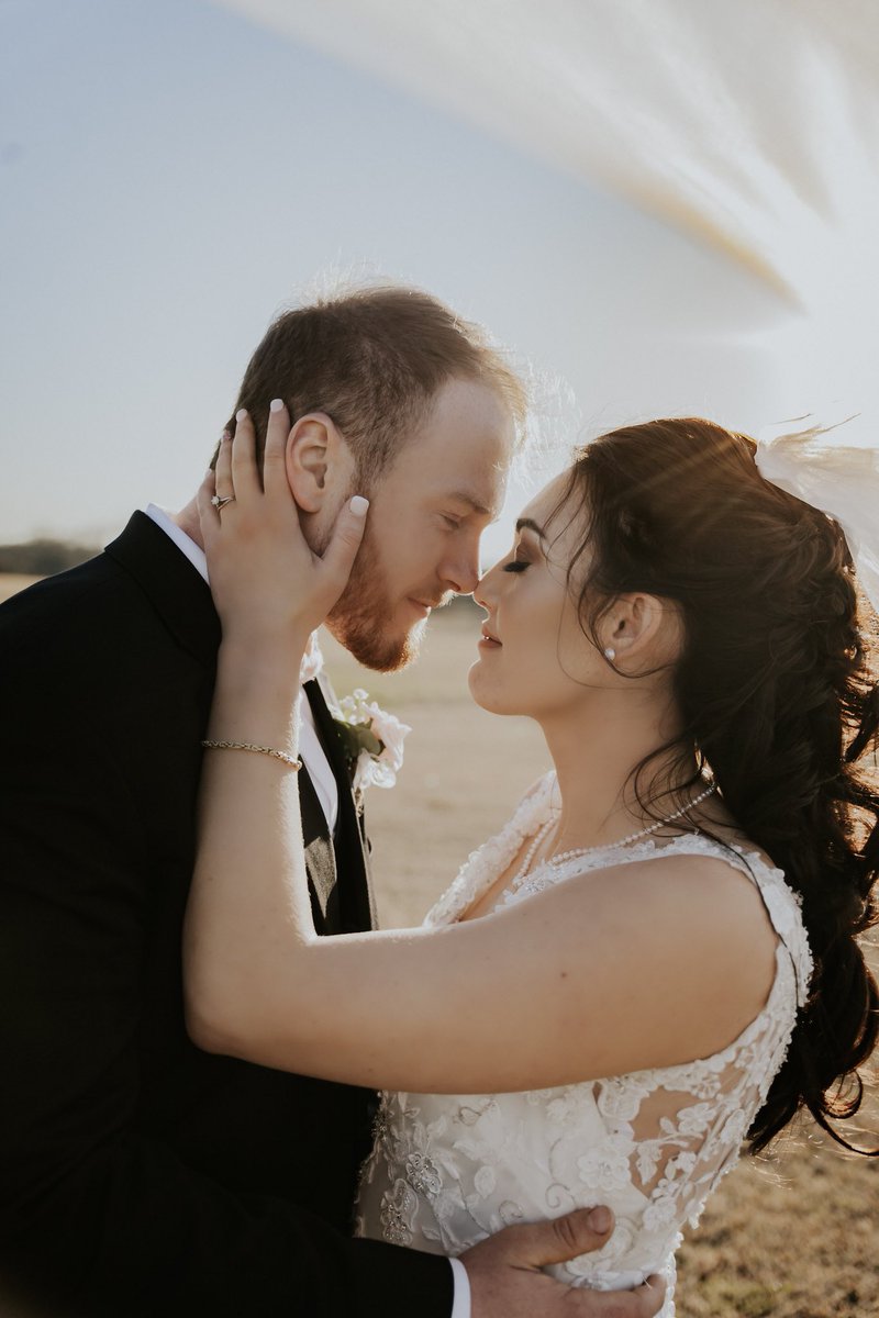ZoKillian's tweet photo. Wedding Vibez:
1) sweet and romantic
2) lol bc we broke the cake knife 
3) were we yelling? did I make a bad joke? singing? We don’t remember
3) pit vipers brought out Zo from The Block…iykyk https://t.co/L9dGIG3zM0