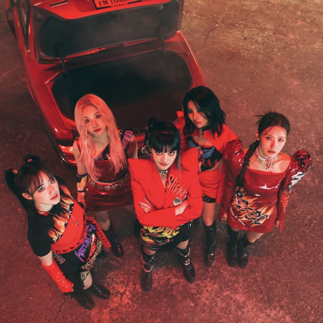 I-dle участницы tomboy. Чон соён g idle tomboy. Группа g idle tomboy. G idle соен tomboy. G idle tomboy.