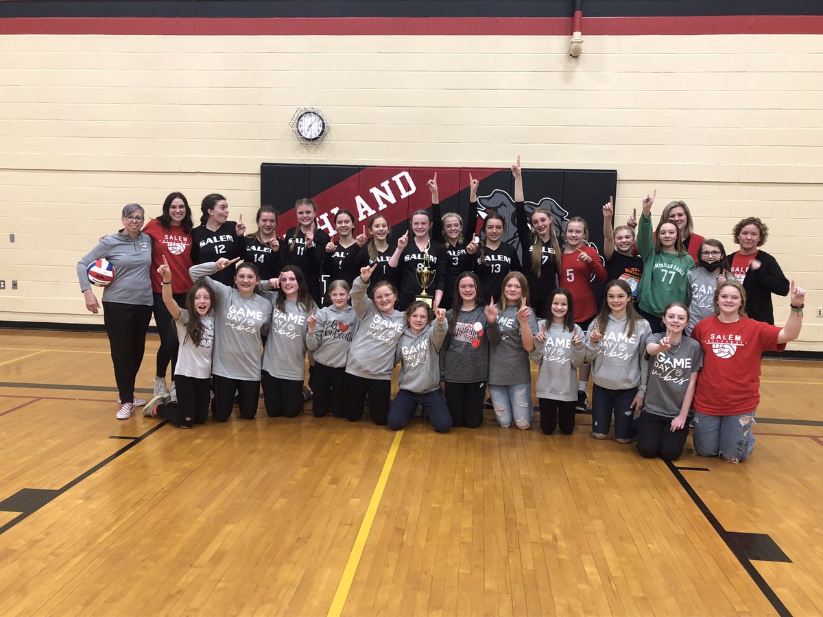 FPMiddleSchool's tweet photo. Salem Lady Bobcats Regional Champions! State Bound! #salembobcatpride https://t.co/fxhdH9h9M2