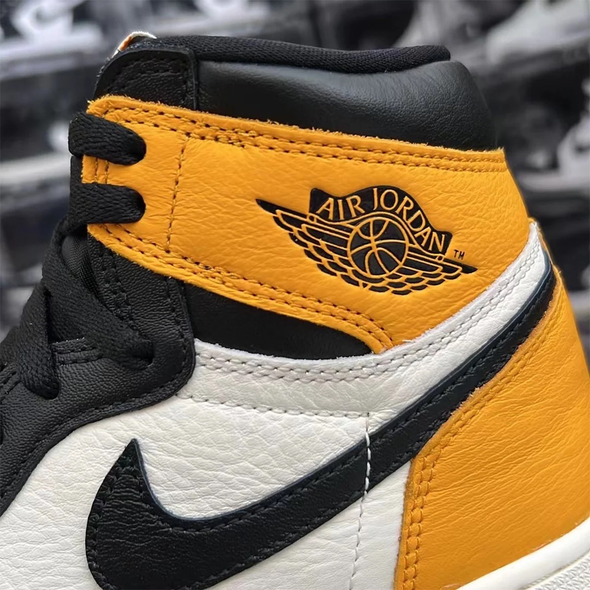 ModernNotoriety's tweet photo. Detailed look at the Air Jordan 1 High OG "Taxi" ("Yellow Toe") https://t.co/Uj9wJHvPVS https://t.co/yD45P0i6Sv