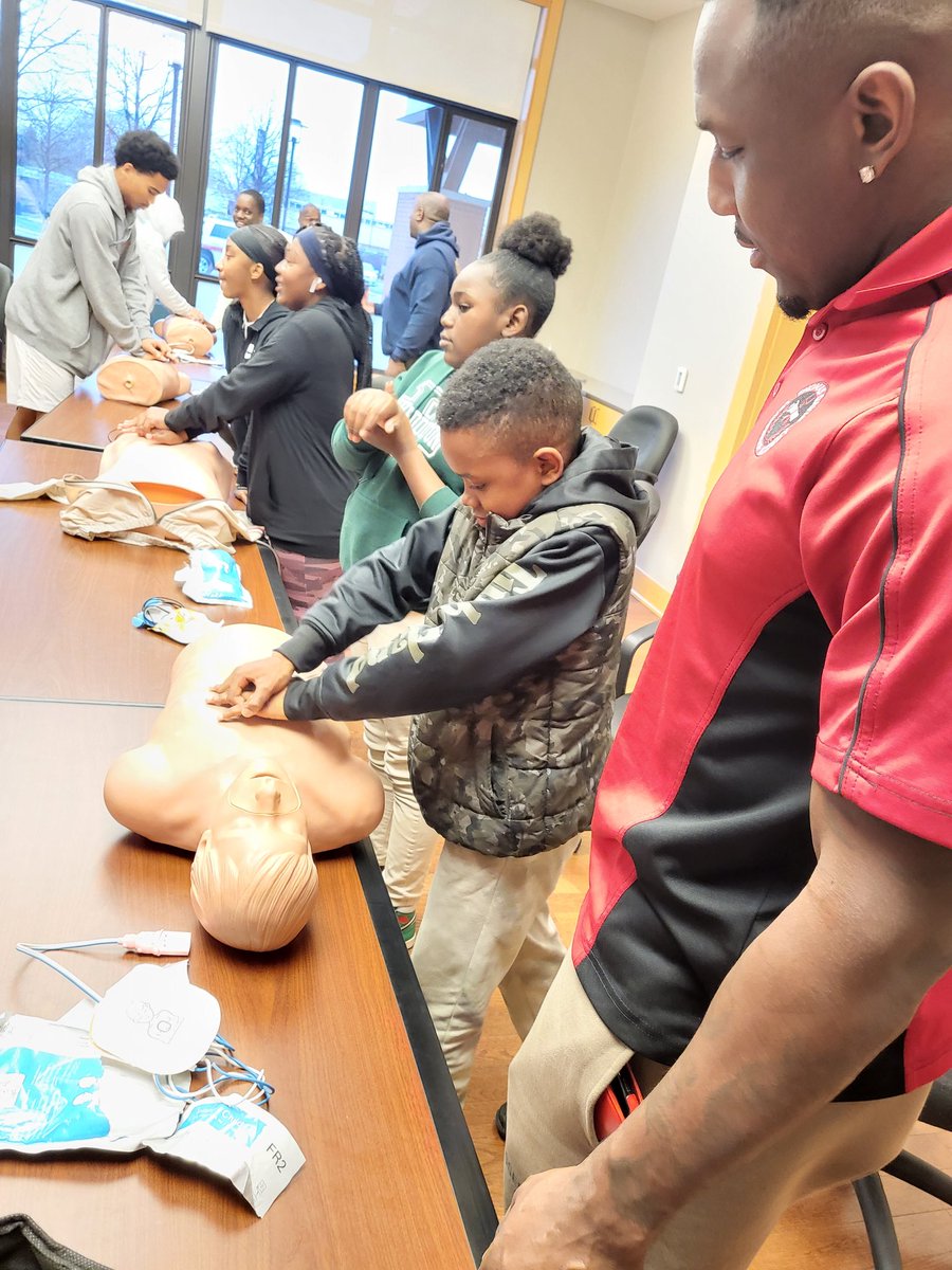 TDDDF's tweet photo. Wrapped up #TDYLA with @CharlotteFD CPR training. https://t.co/zgIFskW8UL