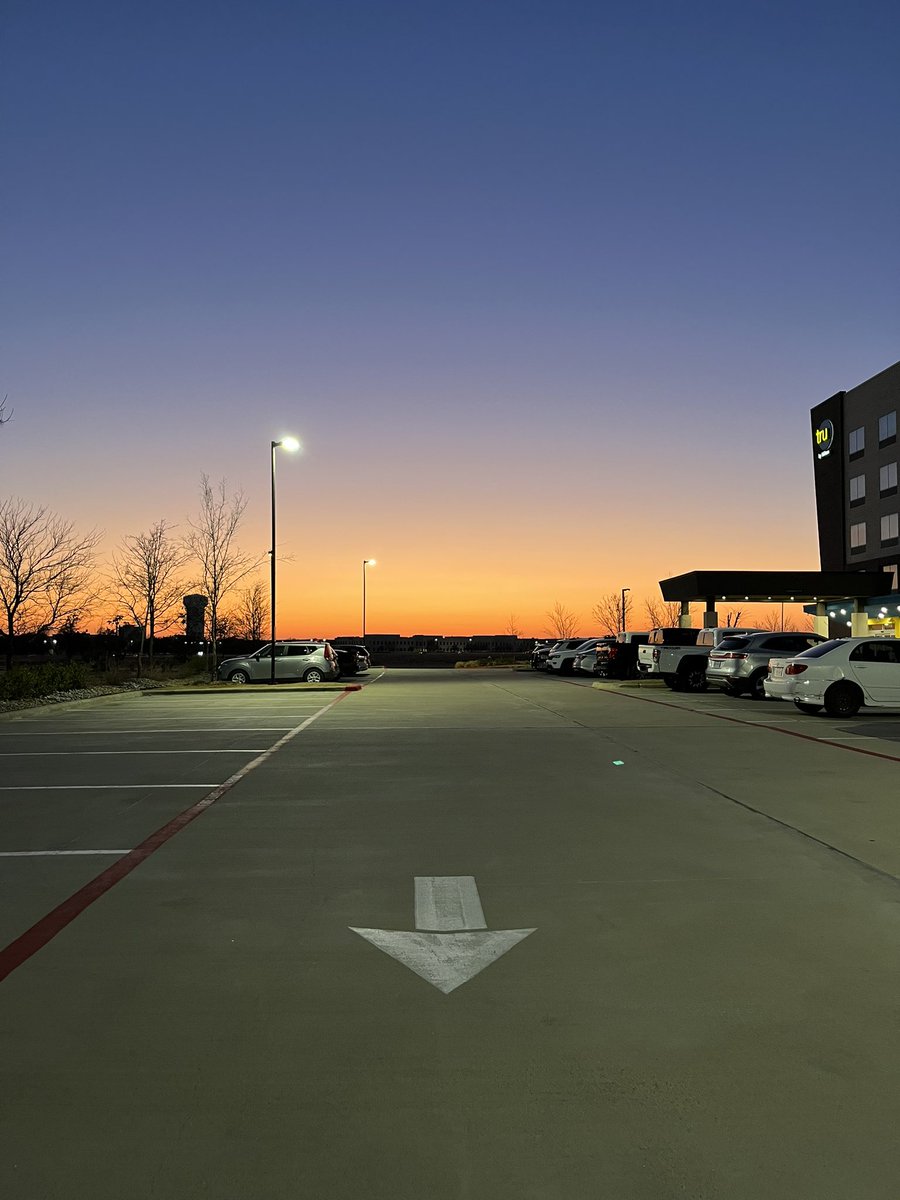 SWVatalaro's tweet photo. Making the most out of my unplanned stay in Dallas. Hopefully heading home tomorrow. 🤞✈️ #stuckindallas #travelwoes https://t.co/5gBOoFtKjx