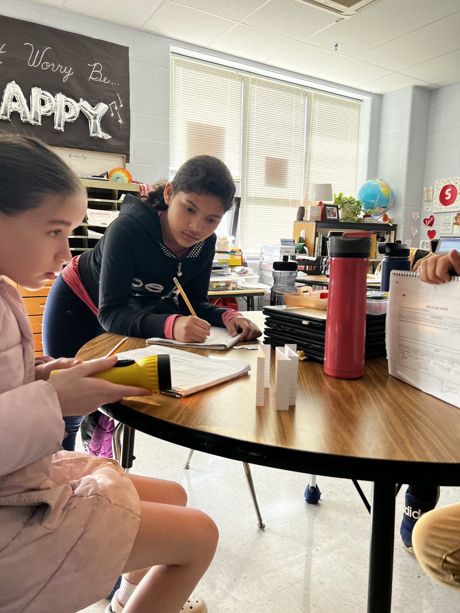 CPES5thGrade's tweet photo. 5th graders experimenting with the Path of Light #cpesbelieves https://t.co/cSLmukR35T