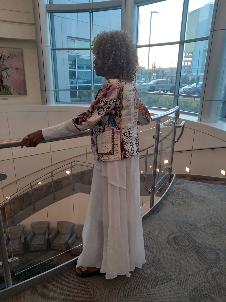 juliajew2's tweet photo. In the mist of my battlefields, foreign challenges appear unannounced Like a God baterina I choose 2 continue this fight. Wit my body, mind, spiritual center, wit much more 2 the core of my soul. Stayin focus 2 Live! The pain endured has no definition Beloved 💔
#agirlnamesue fb https://t.co/tgQdPBokGQ