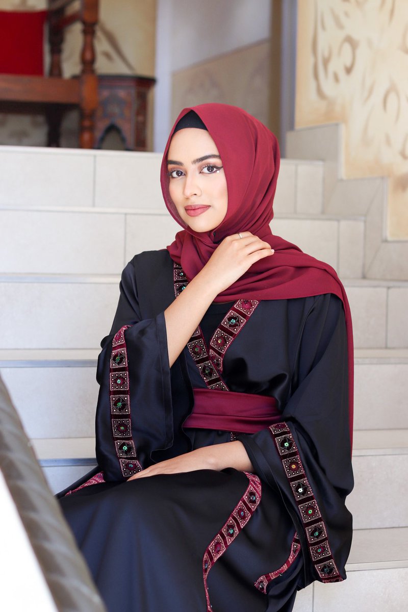 yaboi_yasmeen's tweet photo. Accidentally started my own modest wear line 🤪 

https://t.co/p0qIJRrKU5 https://t.co/NBLxphzLXc