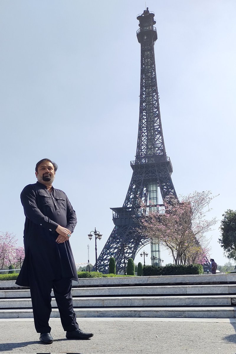 Nadeem_Shah1975's tweet photo. Eiffel Tower Bahria Town Lahore...🗼
#EiffelTowerLahore
#BahriaTownLahore
#NadeemShah https://t.co/8slWOp3D1x