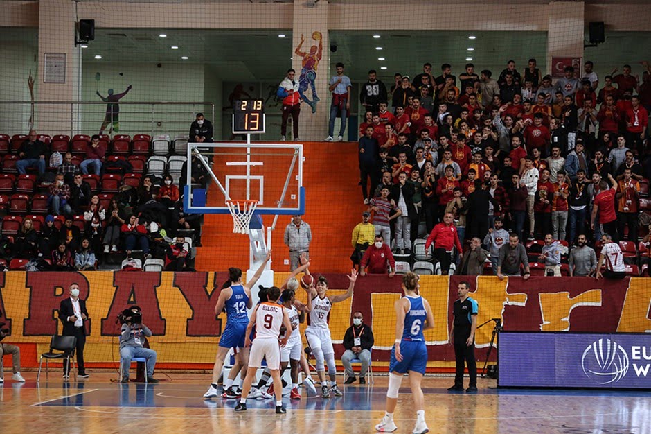 montanahds's tweet photo. Günaydın Büyük Galatasaray taraftarı! Bu akşam saat 20:00'de #SarayınSultanlarıİçinSalona 💛❤

🎫 https://t.co/qv0RqYUa3P https://t.co/0Kpn4vigCw