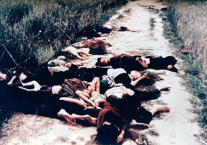 KanchanGupta's tweet photo. 16 March 1968.
American soldiers massacred 504 Vietnamese civilians in the ‘My Lai Massacre’.
Among the dead were men, women, children, infants. Women and little girls were raped and their bodies mutilated. Lt William Calley was convicted and served 3.5 years under house arrest. https://t.co/UDB6n02d1c