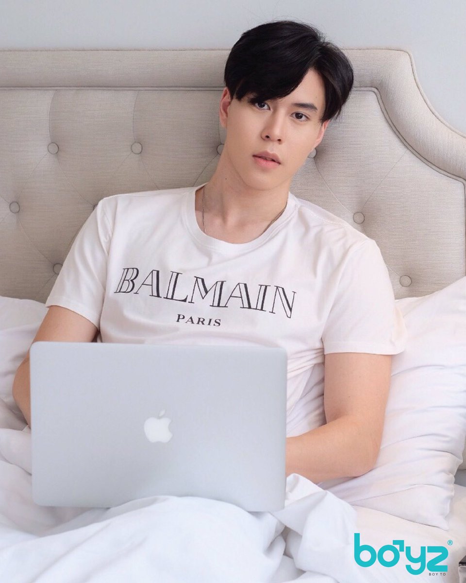 boy2_to's tweet photo. OJ 💻 #boy2_to https://t.co/hnZW3iAfTC