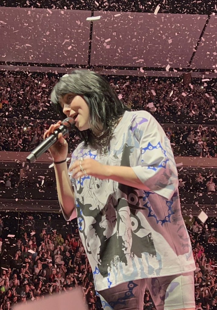 billiesource's tweet photo. Billie performing in St. Paul, Minnesota tonight (📸: isabelle.ketter) #HTEStPaul https://t.co/NTIRDxYKbK