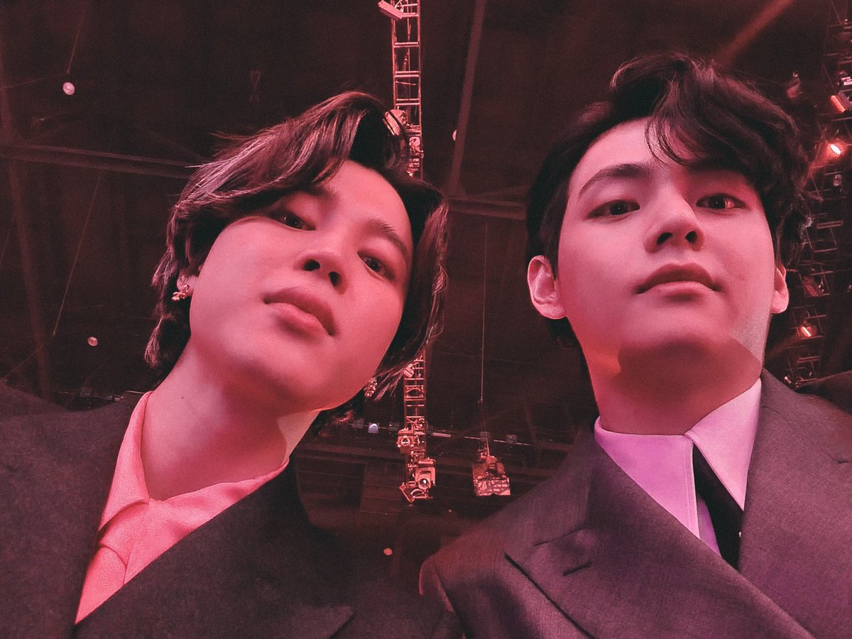 MADEMYDAY_BTS's tweet photo. ใกล้จะปิดโหวตแล้ว  โหวตให้วงเบอร์1จ้า

I vote #BUTTER for #BestMusicVideo at the #iHeartAwards @BTS_twt https://t.co/LHItsDQahu