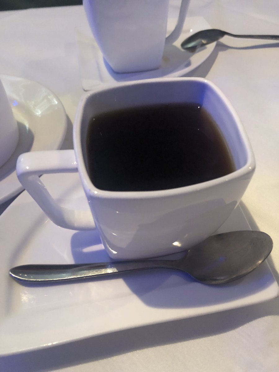 Comedy_Dan's tweet photo. How am I meant to drink this! #squarecoffeemug https://t.co/kTnTwtyGac