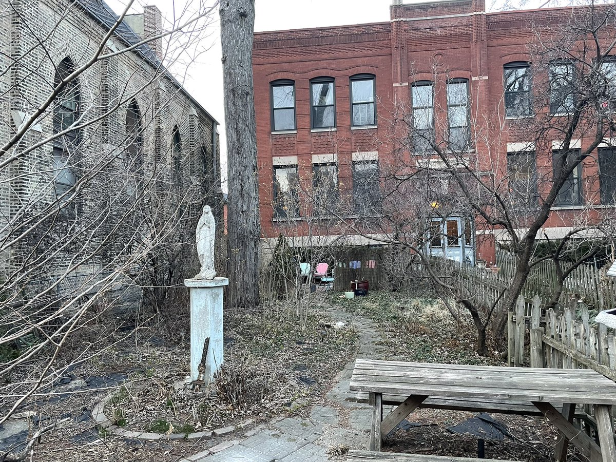 Humboldt Park Virgin in Old school #streetphotography