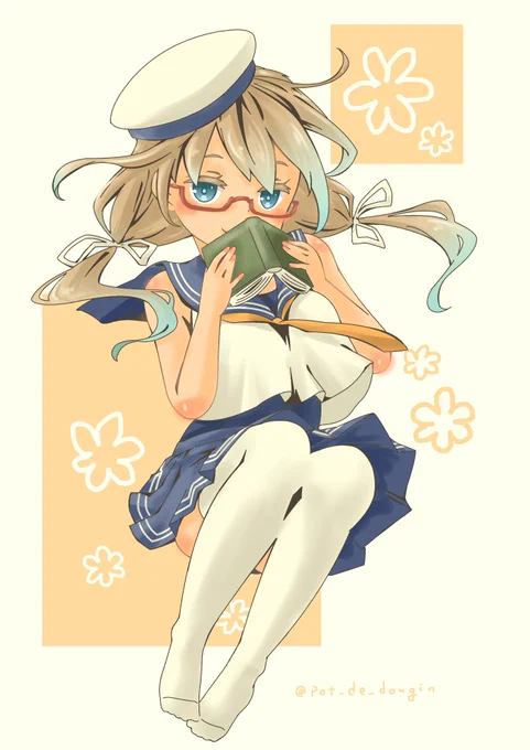 はっちゃんもぉ、実は制服持ってるんです♪

#艦これ 