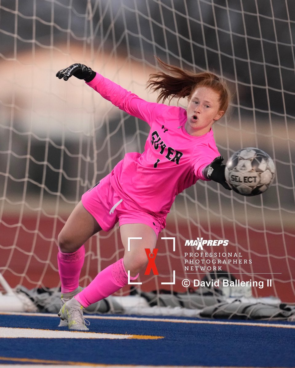 ADMnewswire's tweet photo. Guyer prevails 4-2 over Little Elm tonight here in Little Elm. Gallery soon! @LE_LadyLobos @Guyer_GSoccer @tascosoccer @LethalSoccer https://t.co/KArpmFzBGG