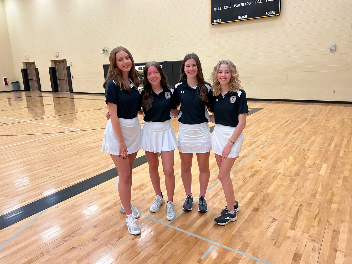 LeathSarra's tweet photo. Golf season has officially started!!!⛳️💓 @GwoodGirlsGolf https://t.co/VehT6VznHC