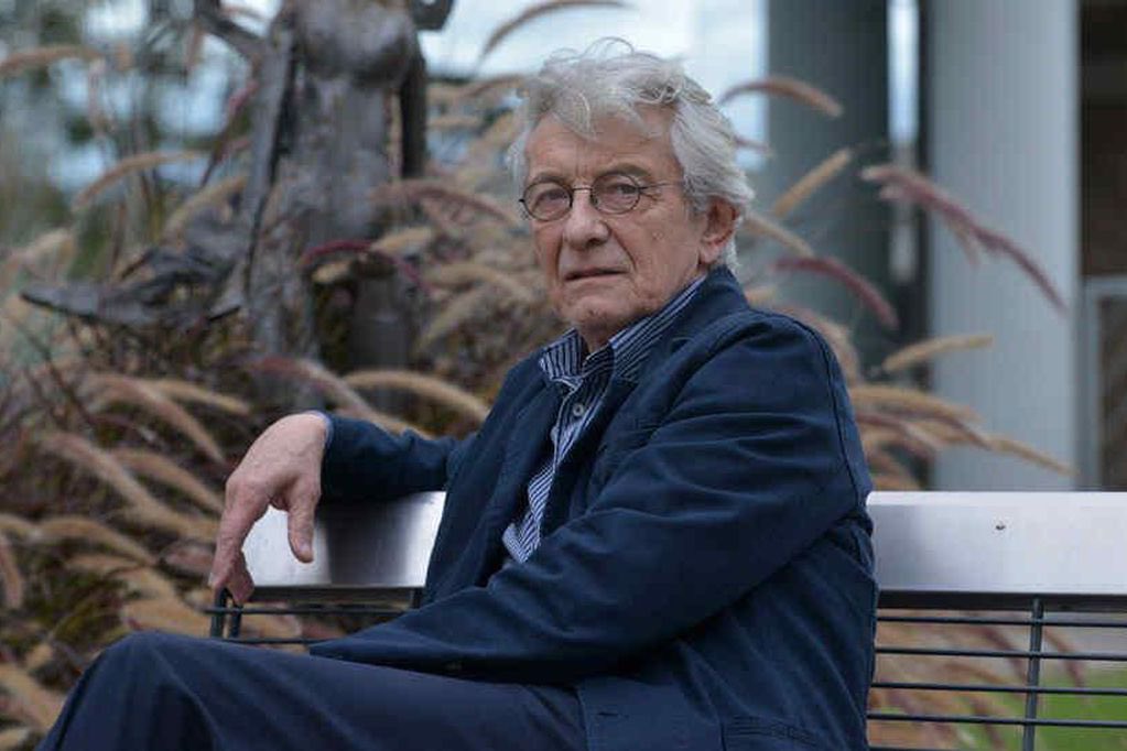 Querido Arturo. Cuanta tristeza. Te querré siempre.