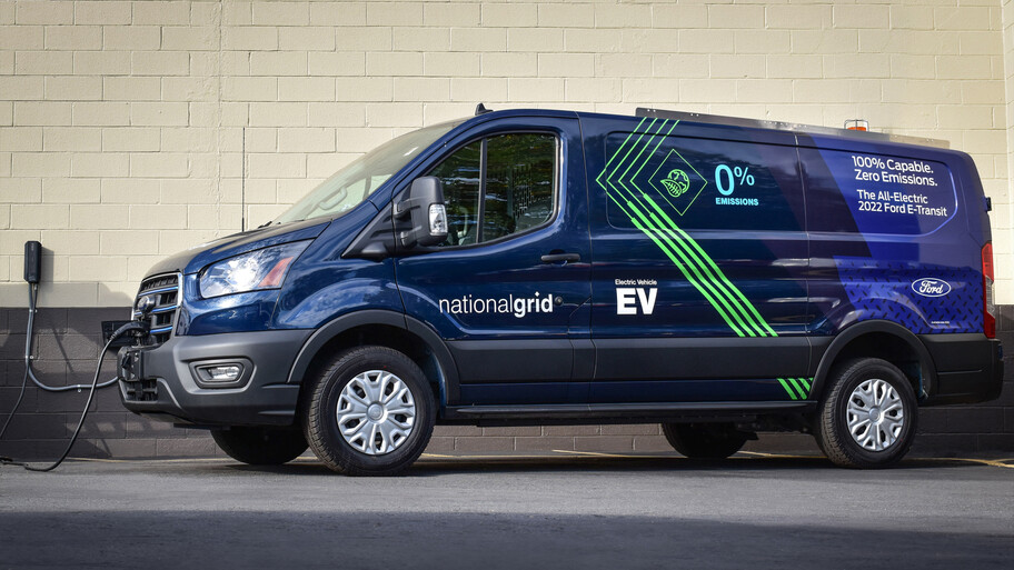 Autocosmos's tweet photo. Te compartimos las características principales del tren motriz de @FordMX 𝗘-𝗧𝗿𝗮𝘀𝗶𝘁 🤩 destaca, su motor eléctrico, batería Ion-Litio de 198 kWh y sus sistemas de asistencias #FordCoPilot360 👏 conoce más 👉 https://t.co/RoBM4YsEvE https://t.co/MWVp2R6YBQ