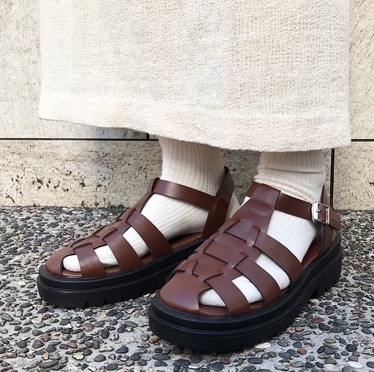NofallSango's tweet photo. NOFALL
トラックソールグルカサンダル
税込¥2638
．
．
新作のサンダルが入荷しております♡
今の季節サンダルを履くなら
ソックス合わせがオススメ！
周りと差をつけた足元コーデをするなら柄物やカラーソックスも◎
サイズS〜3L
ヒール5センチ
【商品番号98N22211】

https://t.co/4D2UmOYKZ4 https://t.co/NWFTRmDMmK