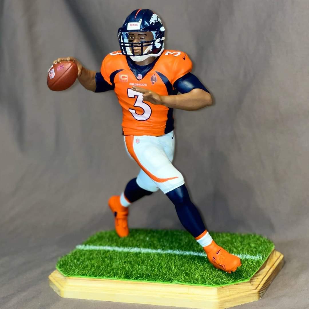 GaryFunkBroncos's tweet photo. I'm so glad @Kenzos_customs shares pics of his work.
Never hesitate to inquire for special/custom projects. The man will be honest about schedule and pricing. Thanks for sharing your latest! (12" 3D printed).
#BroncosCountry
#HowAwesomeIsThat https://t.co/RLrhzzKbNd