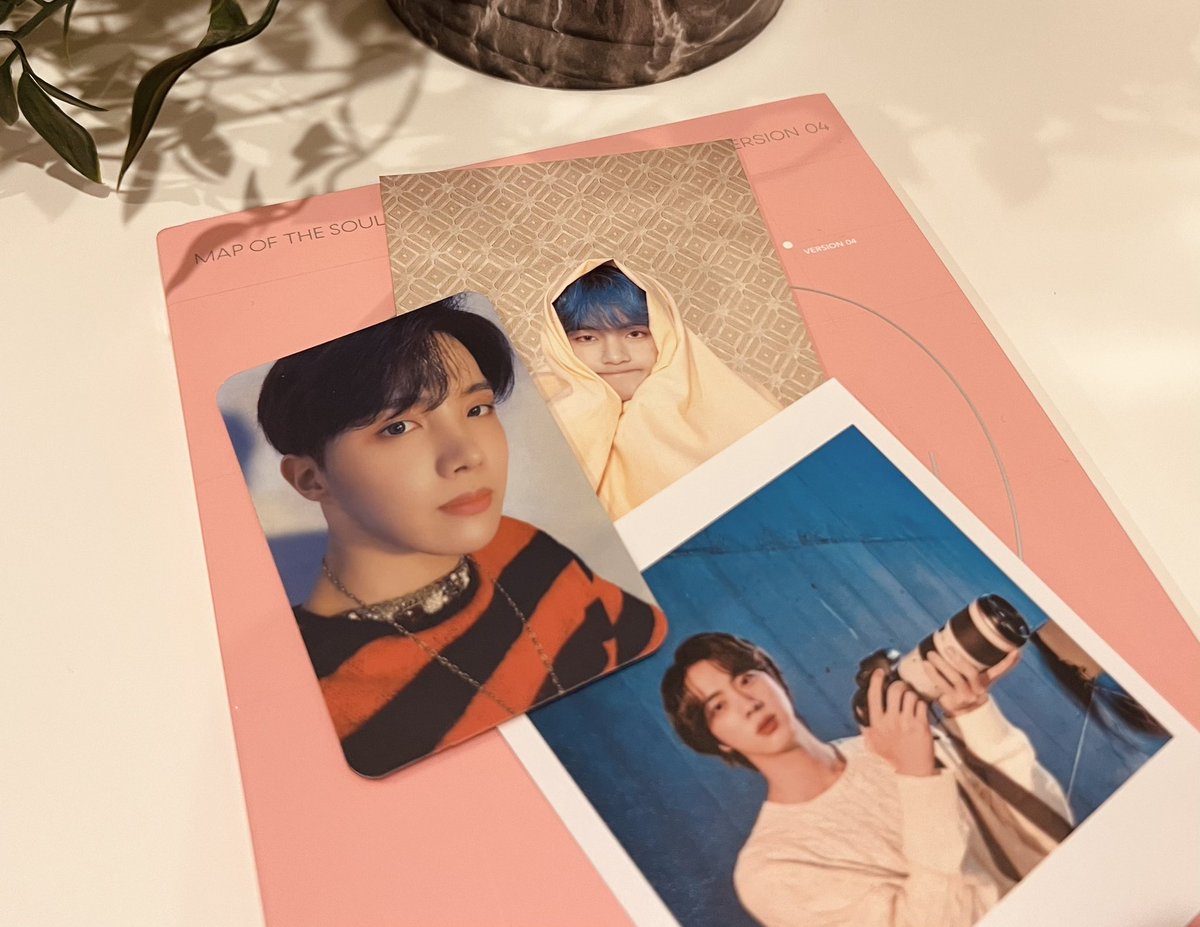 snowflowergifts's tweet photo. ੈ♡ PERSONA ALBUM GA 
— 1 winner | worldwide 

›  Rt, followers only
›  Ends in 12hrs     
›  See reply for info https://t.co/y55Z40Awco