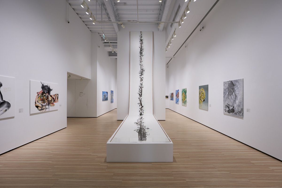 as_studio_'s tweet photo. 白石展
WHITESTONE

獅、熊、虎、豹，即便是野獸，也皆以溫柔而真誠的眼神與觀者對望，當心靈自由及真誠時，人與獸無界，才能達到美與善的境界。
 There is no boundary between man and beast, and the realm of beauty and goodness can be achieved.

#類宇宙 #元宇宙 
#haahuniverse #mataverse https://t.co/X5TZ5T1qYE