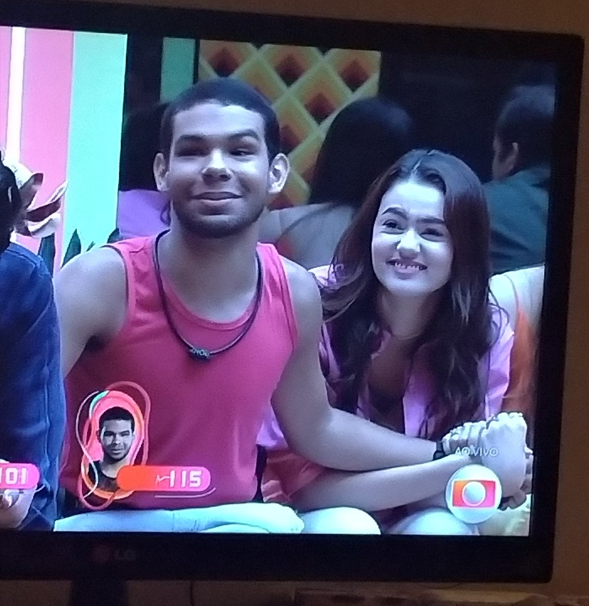 sollfonseca's tweet photo. A profecia se cumprindo hahaha
#BBB22 #Eslovenia #rouparosa #vini #EliminacaoBBB https://t.co/Dg7SpOyBN6