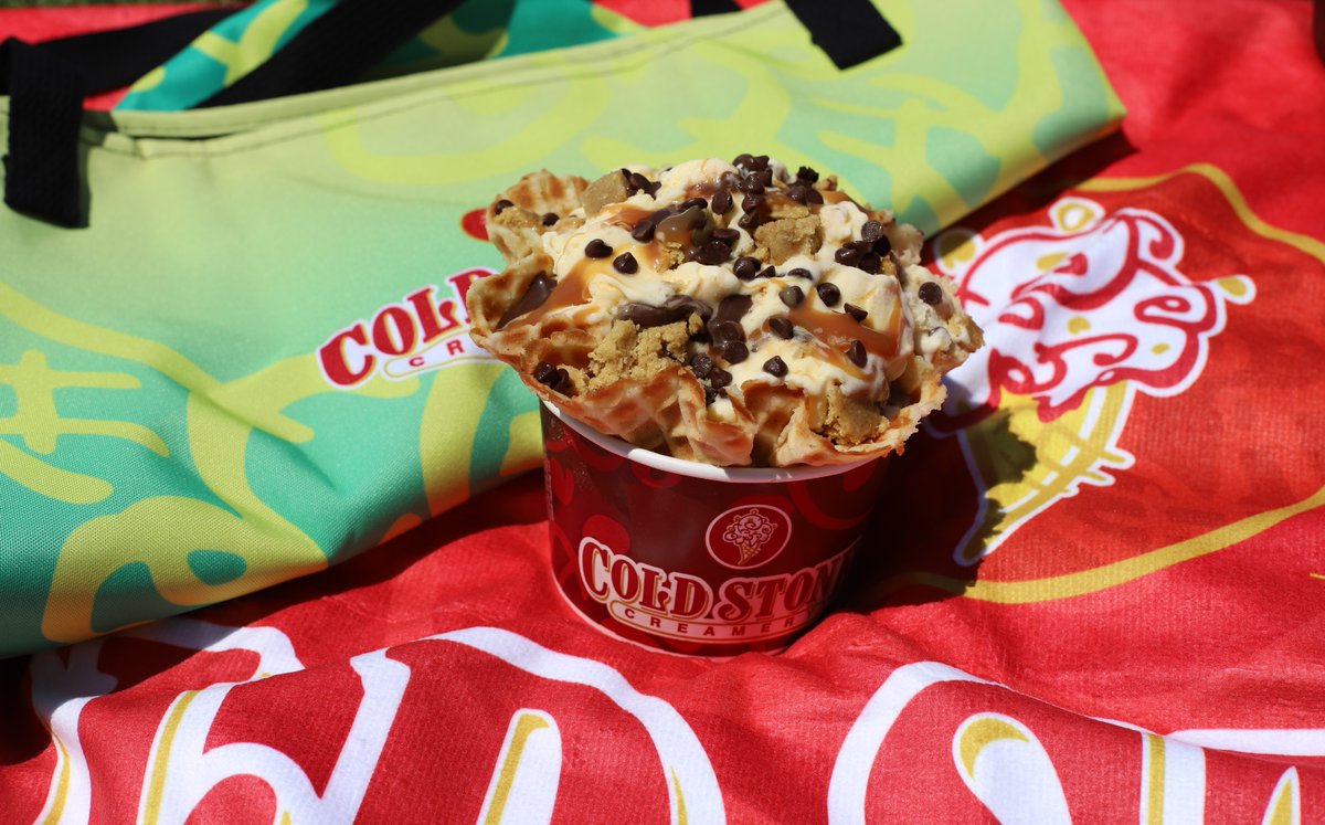 ColdStone's tweet photo. #SpringBreakRules: Beach. 🍨. Sleep. Repeat.
P.S. Make sure you are Spring Break ready by purchasing some of our Cold Stone® merch 😉 https://t.co/Z5NeWdYuc5