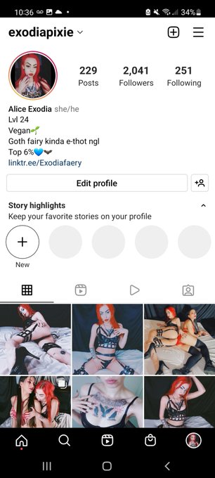 Wanna give me a follow on ig ???

#altgirl #instagram #gothgirl #inked #boudoir #onlyfans #inkedgirl