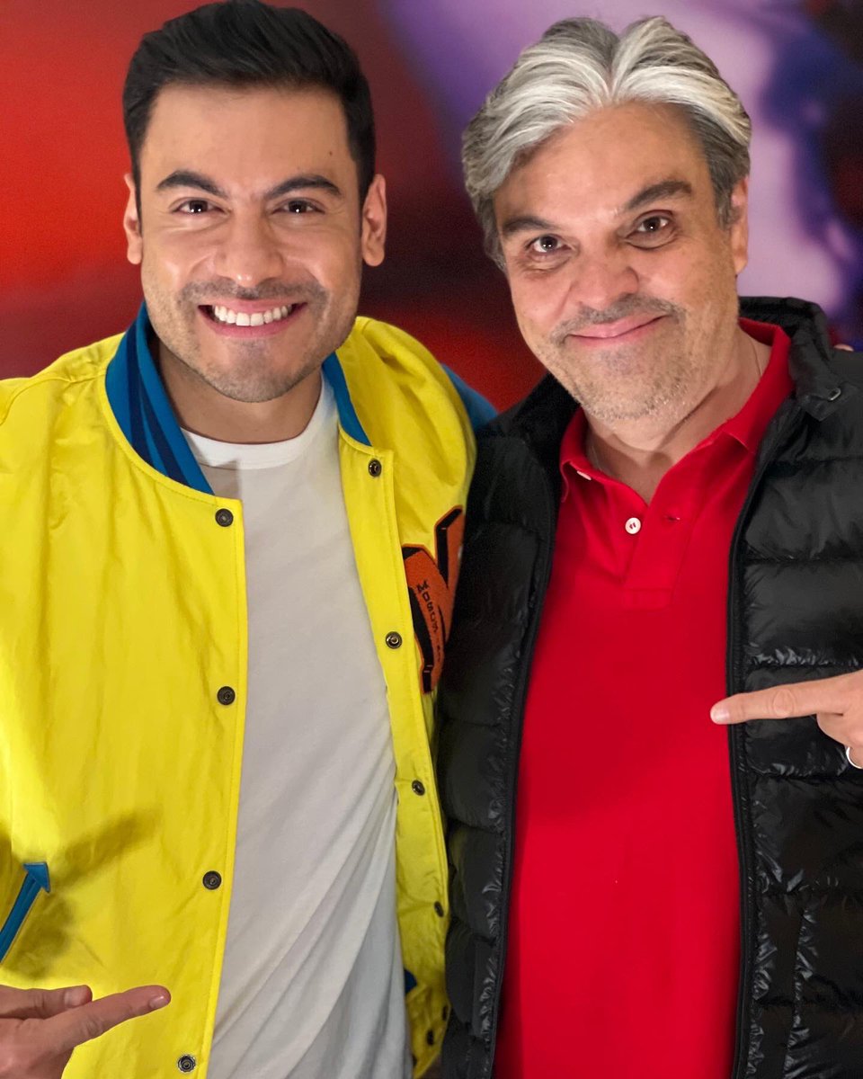 jessiecervantes's tweet photo. Hoy es cumpleaños de un grande, en todo el sentido de la palabra... @_CarlosRivera 🙌🎶
Toda mi admiración y mejores deseos siempre. 🙏
#JessieEnExa https://t.co/DkGdQNP35R