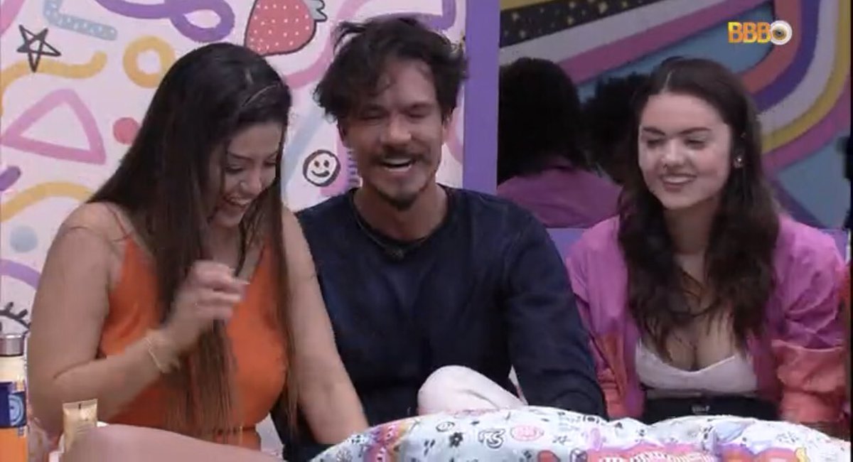 centralreality's tweet photo. Lais: “vamos pensar pelo lado positivo, somos os finalistas do Lollipop aeeeee” #BBB22 https://t.co/sXrM3xBO4E
