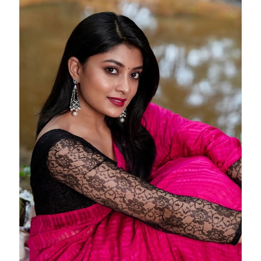 avinash081296's tweet photo. @Ammu_Abhirami wish you happy birthday to my favorite😍😍😍 https://t.co/Cb8uyuKbSB